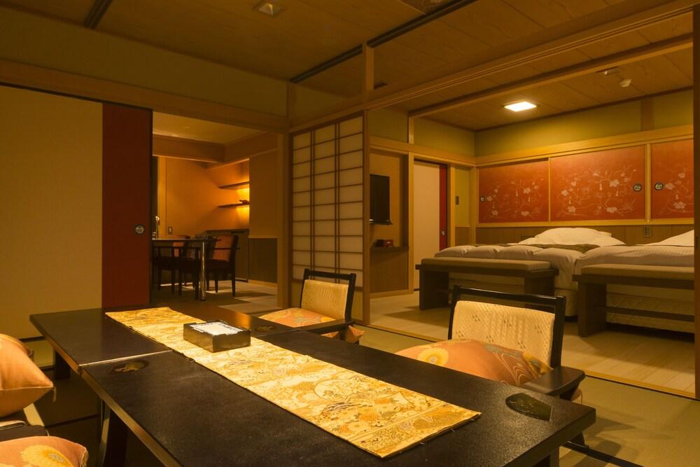 Hotel Tachibana Shikitei à Kaga  Extérieur photo